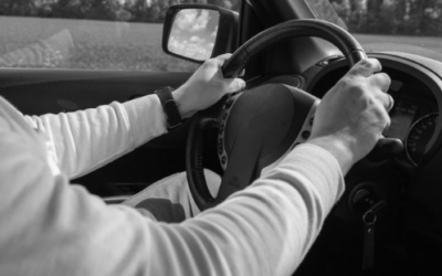 Errores más comunes al empezar las prácticas de coche y cómo evitarlos